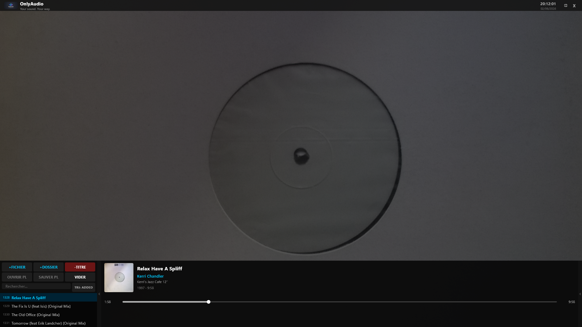 OnlyAudio — panneaux latéraux sur le lecteur desktop