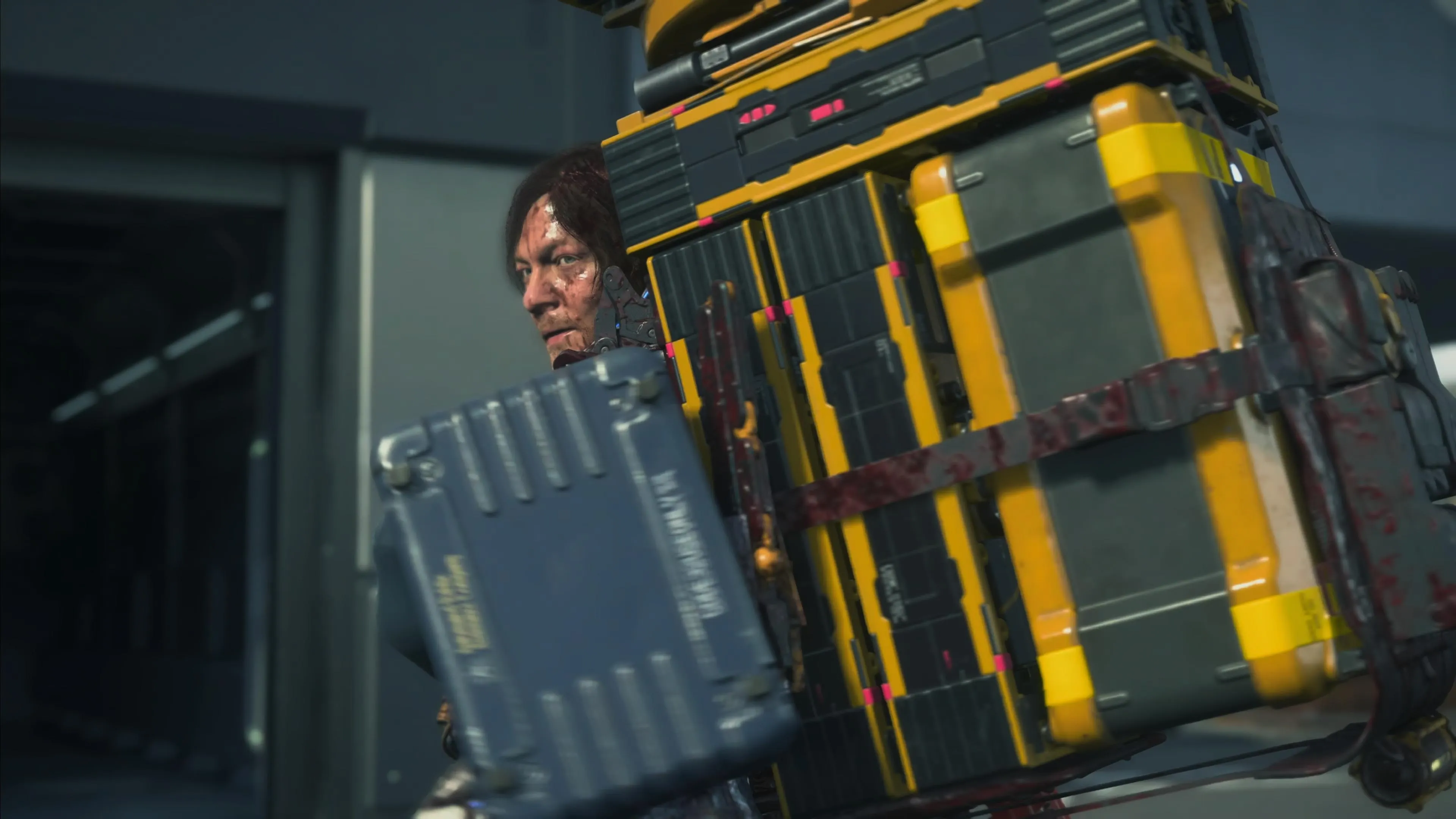 Sam Porter Bridges, chargé de caisses de livraison, dans Death Stranding 2
